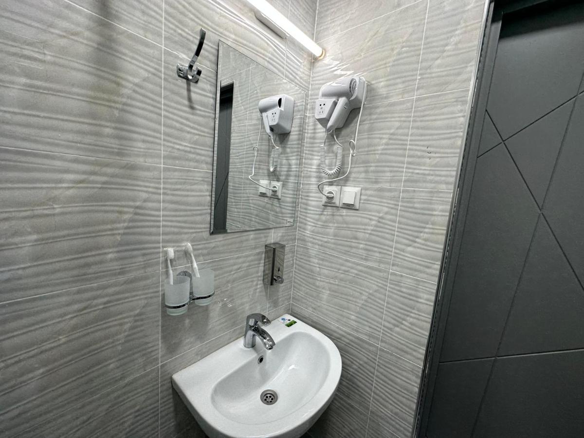 Byond Hotel & Hostel 塔什干 外观 照片